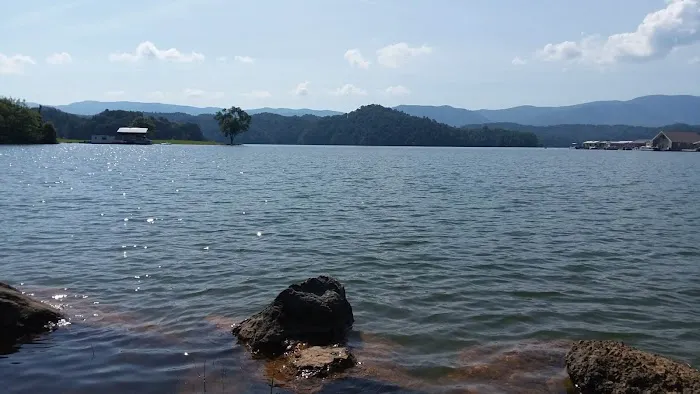 Camper's Cove Picture 1
