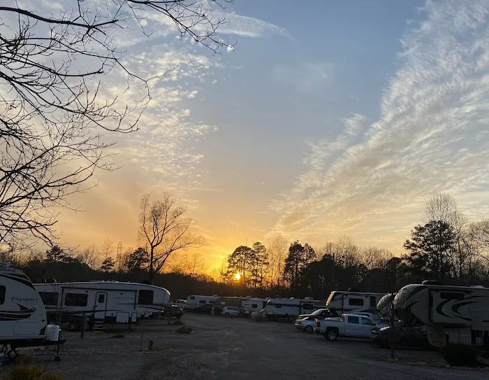 Whispering Winds RV Park Picture 3