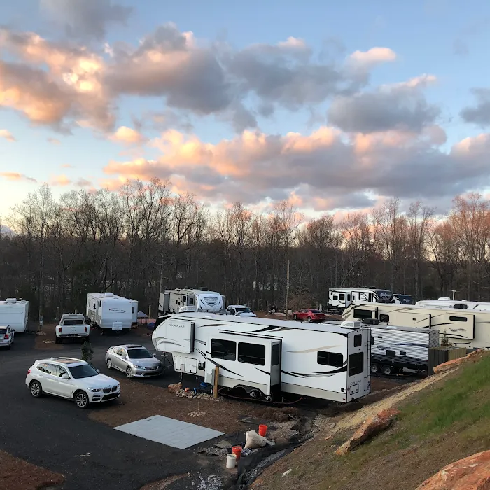Whispering Winds RV Park Picture 4