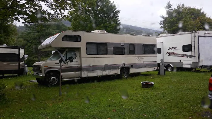 Vanderpool Campground Picture 5