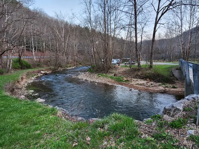 Roan Creek Campground Picture 2