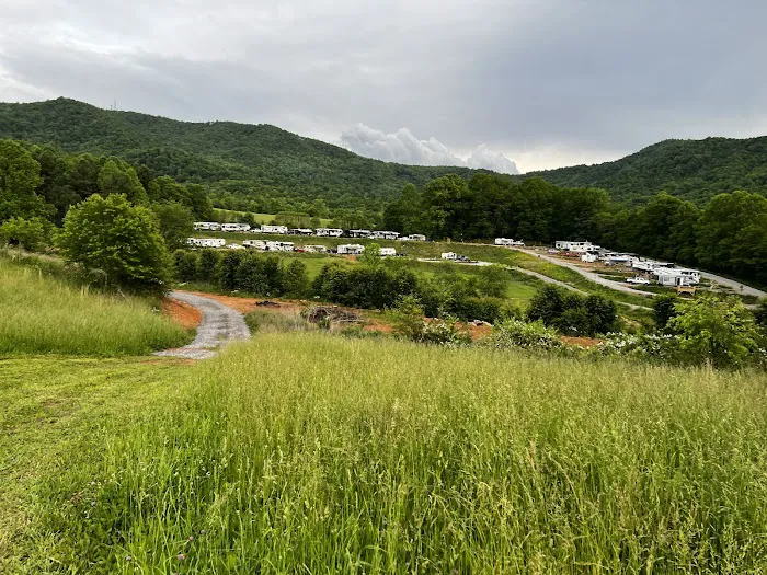 Three Peaks RV Resort Picture 6