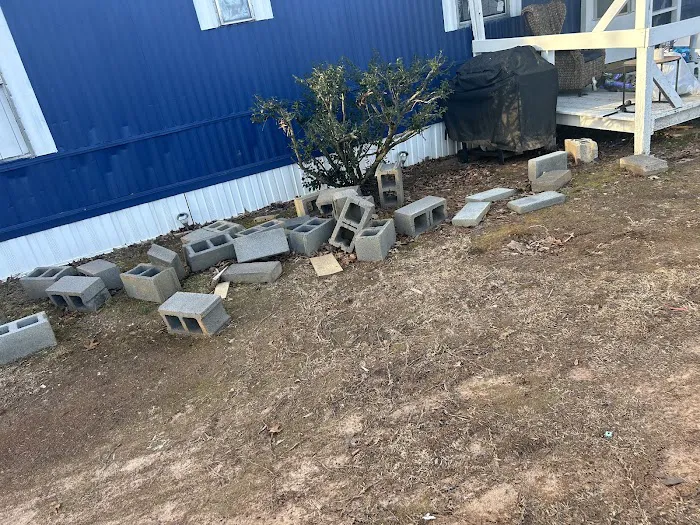Johnny Franklin's Mobile Home Picture 1