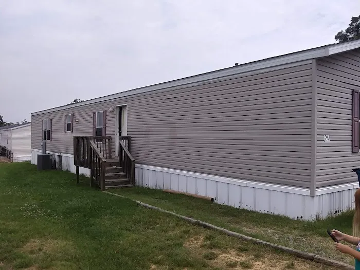 Burchwood Mobile Home Park Picture 5
