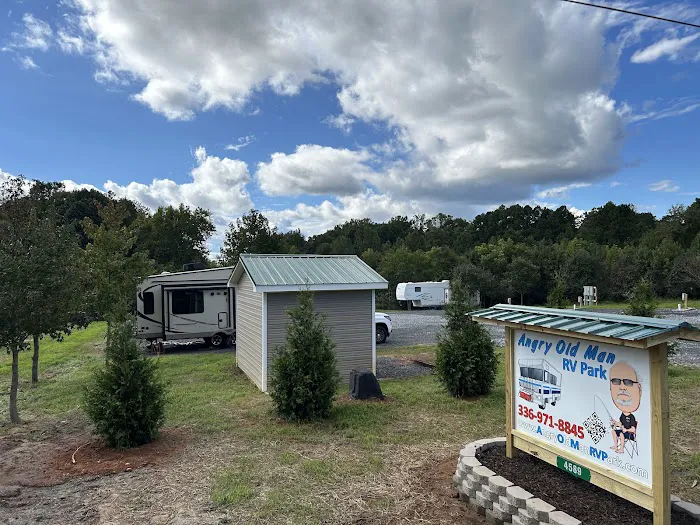Angry Old Man RV Park Picture 5