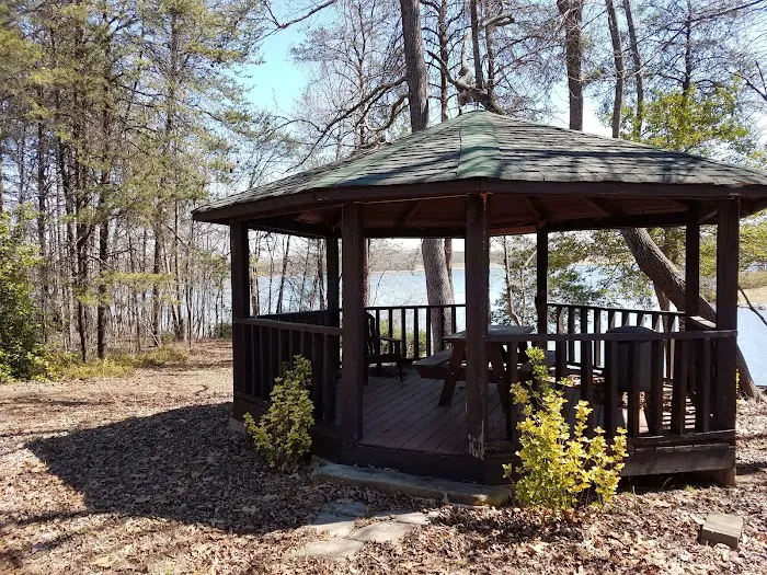 Lake Robinson RV Park Picture 7