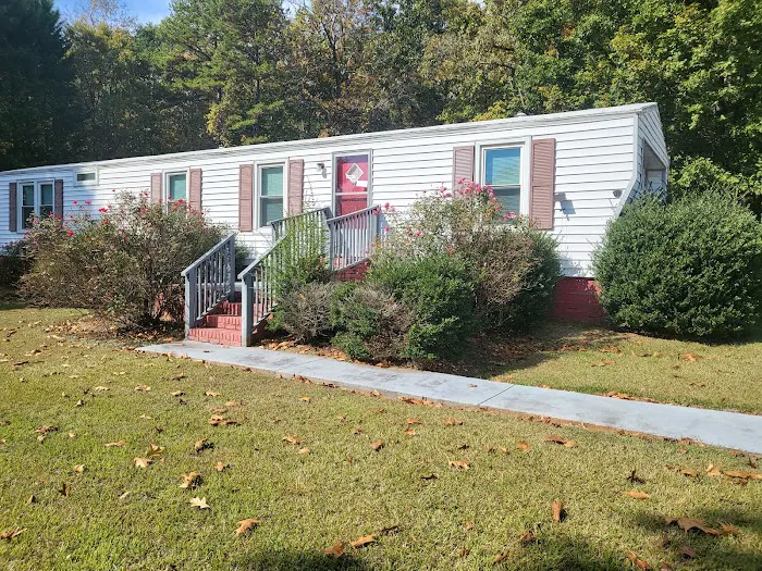 Milford Manor Mobile Home Park Picture 4