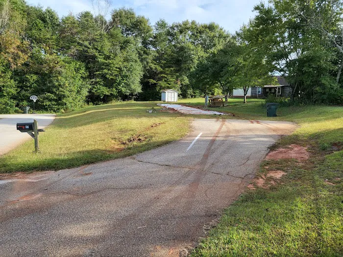 Milford Manor Mobile Home Park Picture 5