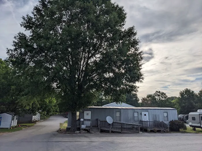 Southern Shade RV Park Picture 3