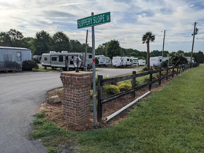 Southern Shade RV Park Picture 5