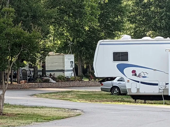 Southern Shade RV Park Picture 1
