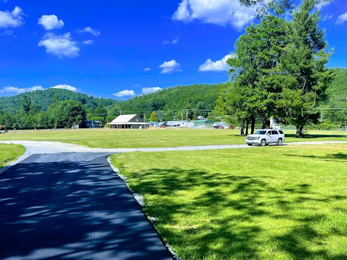 Big Mike's Creekside RV Resort Picture 1