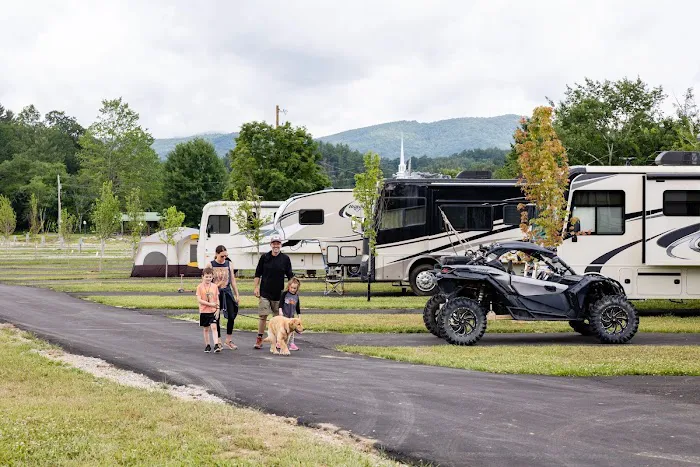 Big Mike's Creekside RV Resort Picture 9