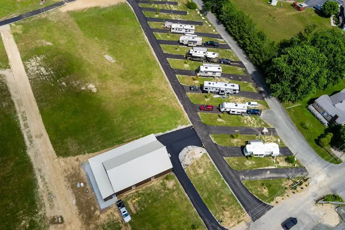 Big Mike's Creekside RV Resort Picture 10