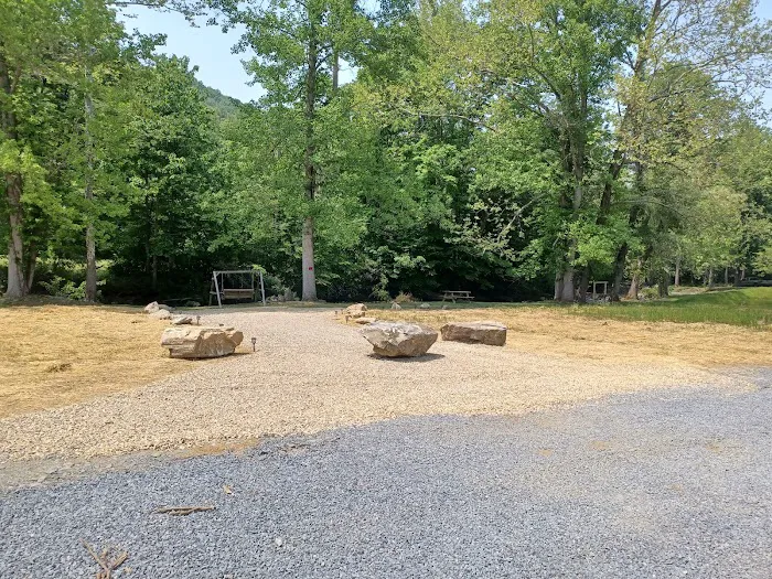 Sugar Hollow RV Park and Campground Picture 4