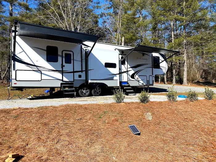 Land of Waterfalls RV Campground Picture 2