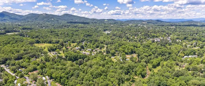 Clairmont Crest, A Family Friendly Community Picture 4