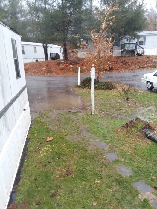 Willow Lake Manufactured Home Park Picture 2