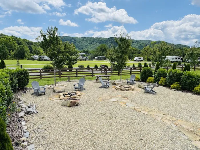 Pisgah Forest RV Park and Campground Picture 10