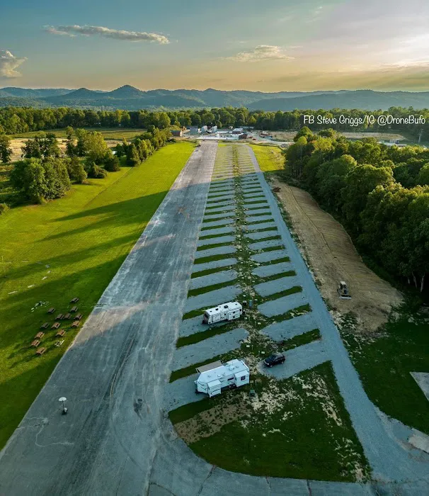 The Landing Strip Campground Picture 4