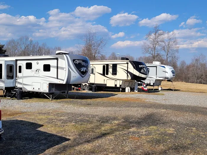 H and M RV Park Picture 2