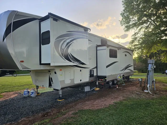 H and M RV Park Picture 6