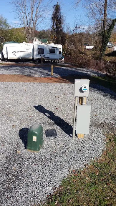 Creekside RV Park Picture 3