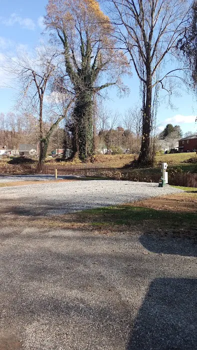 Creekside RV Park Picture 9