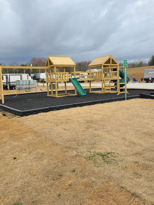 Carolina Crossroads RV Park Picture 2