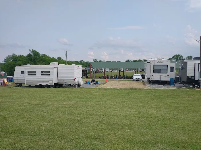 Mandolin Farm Campground Picture 6