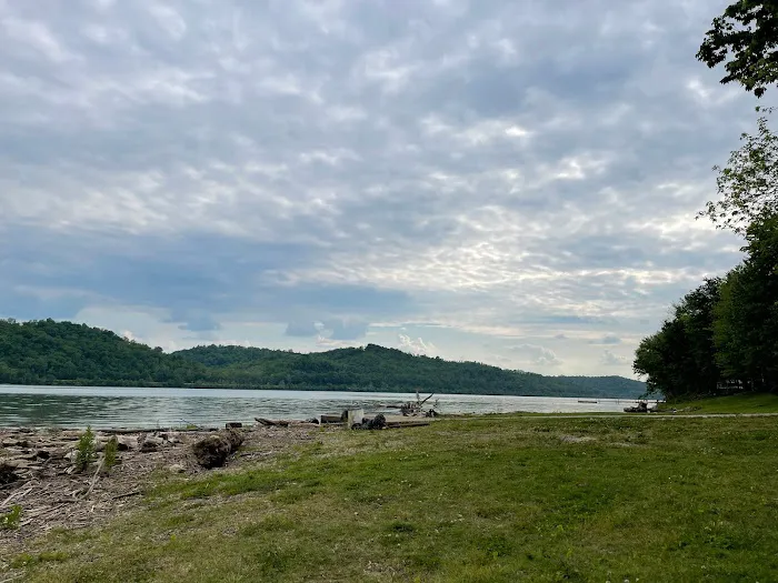 Good Vibes Riverside Campground Picture 4