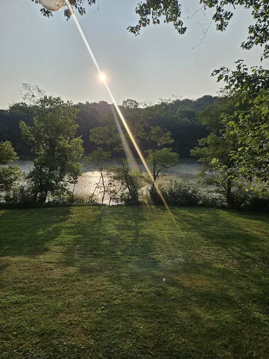 Broadwell camping Picture 1
