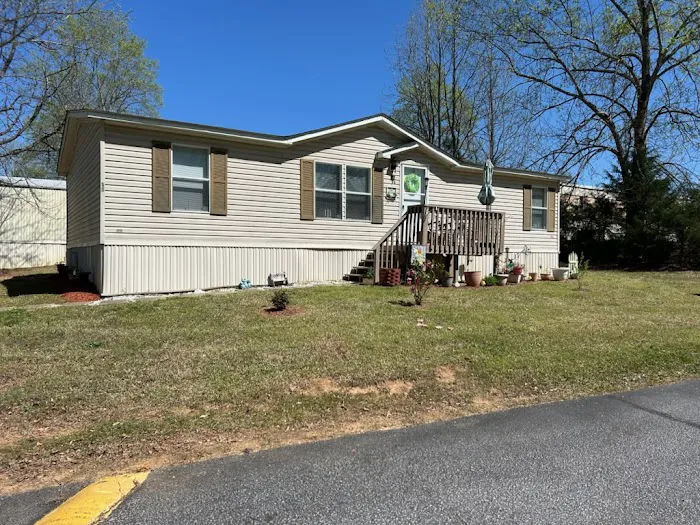 Fox Creek Mobile Home Park Picture 5