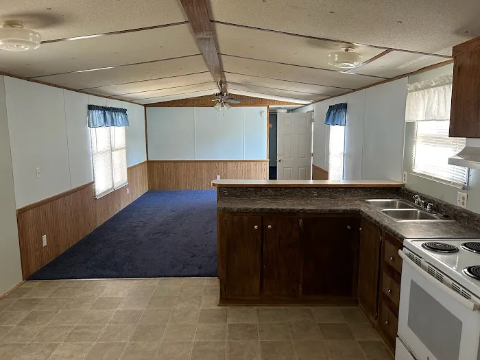 Fox Creek Mobile Home Park Picture 8