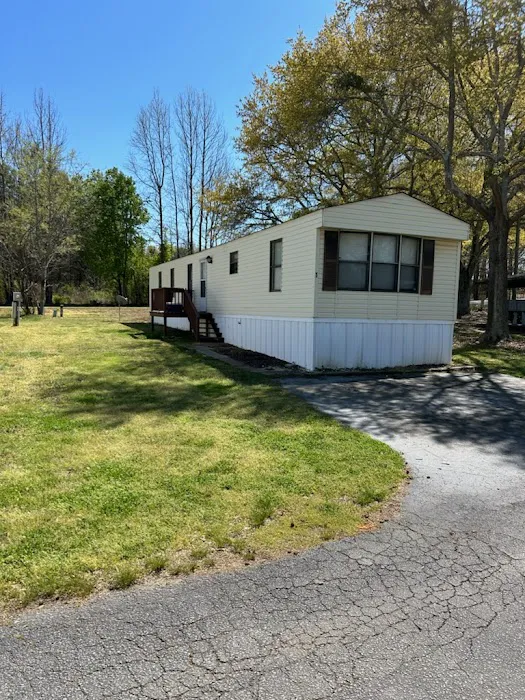 Fox Creek Mobile Home Park Picture 9