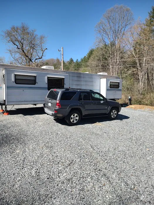 Ron's Carolina Blue sky RV campground Picture 2