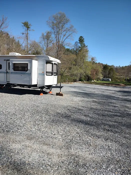 Ron's Carolina Blue sky RV campground Picture 5