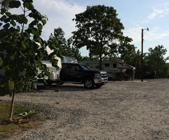 R & W RV Park Picture 3