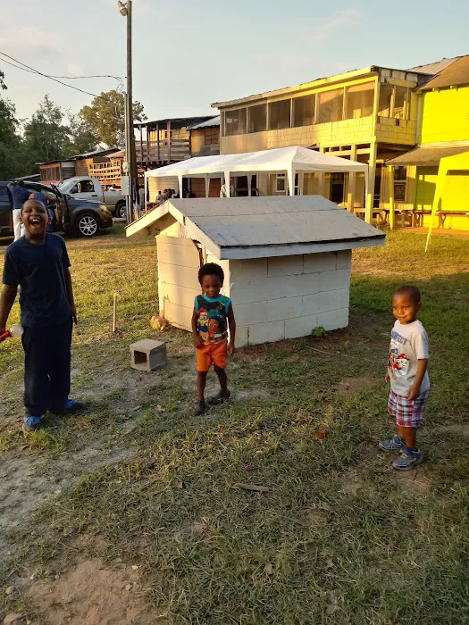 Tuckers Grove Campground Picture 7