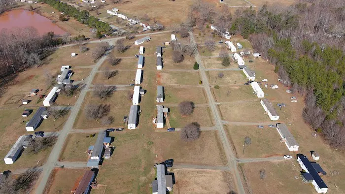 Rae McKenzie Mobile Home Park Picture 7