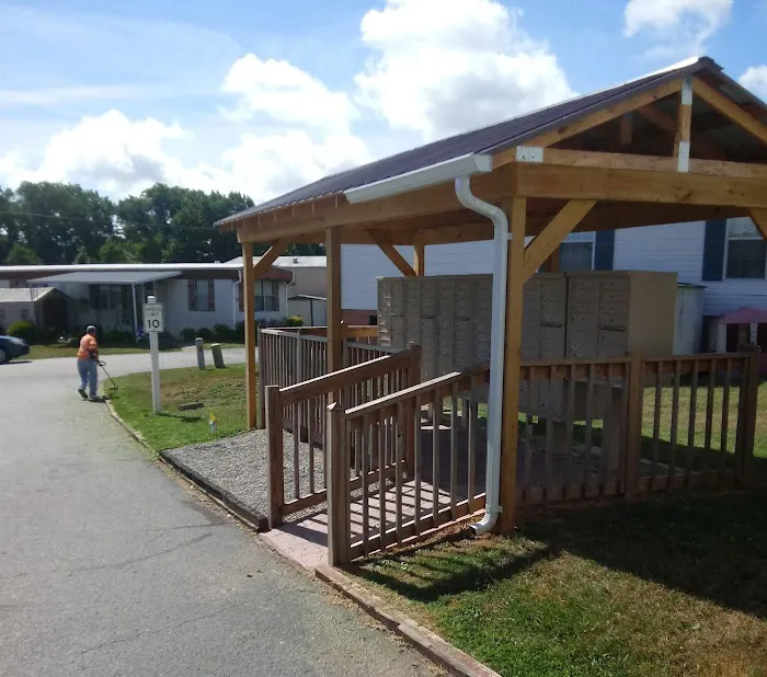 Danville Mobile Home Court Picture 3