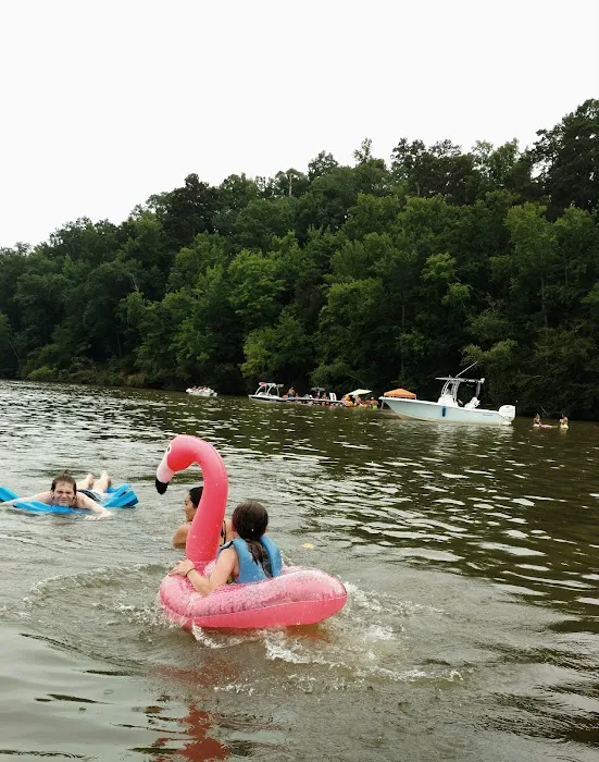 Lake Tillery Residential Campground Picture 1