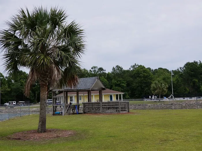 Ocean Breeze Family Campground Picture 4