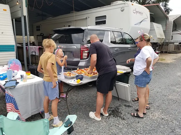 Green Oaks Campground Picture 7