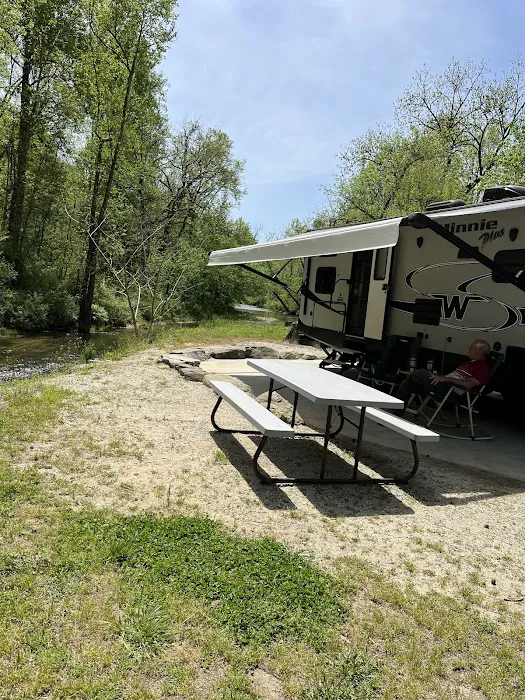 Eastatoee River RV Park Picture 9