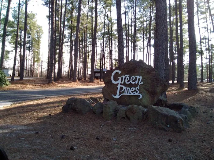 Green Pines Mobile Home Park Picture 3