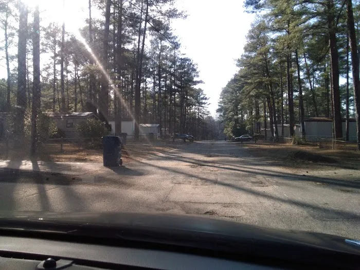 Green Pines Mobile Home Park Picture 10