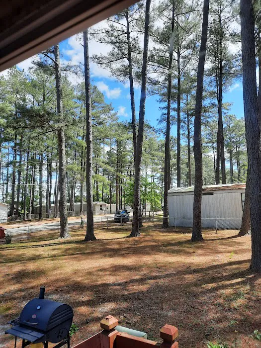 Green Pines Mobile Home Park Picture 9