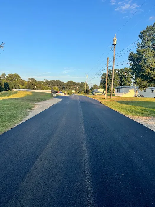 Rolling Hills Mobile Home Park Picture 9