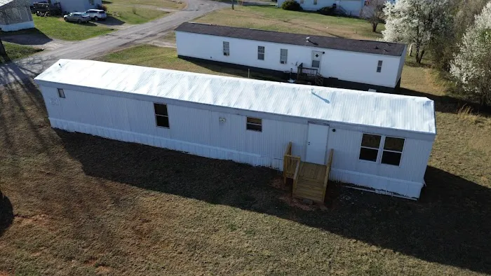 Rolling Hills Mobile Home Park Picture 8